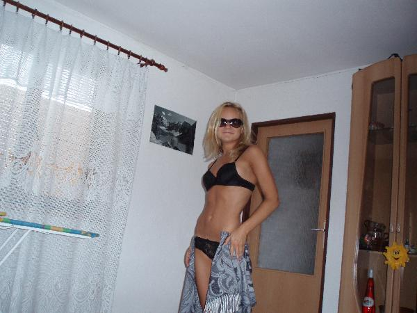 missnet-julie.jpg